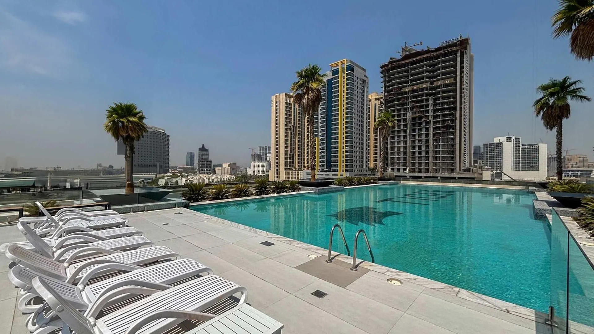Apartment Frank Porter - Regina Tower Dubai