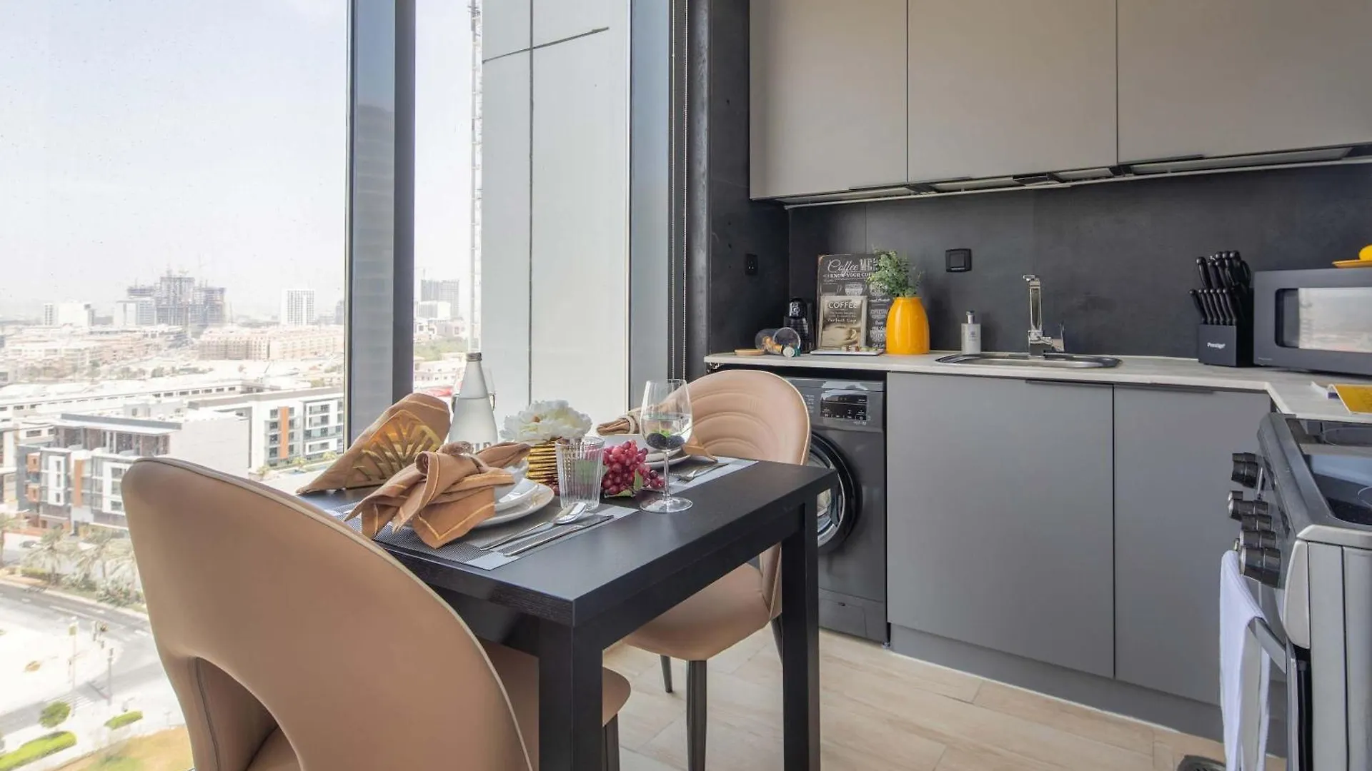 Apartment Frank Porter - Regina Tower Dubai